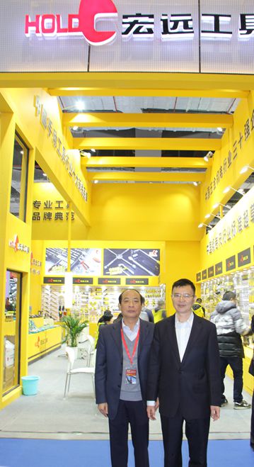 朱仁和理事长莅临第三十三届中国国际五金博览会现场(图8)